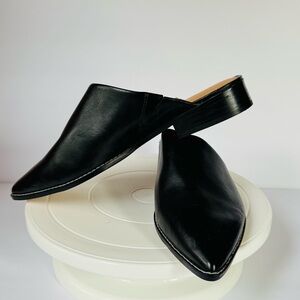 Crown Vintage Black Leather slip ons pointy toe Mules flats Business casual